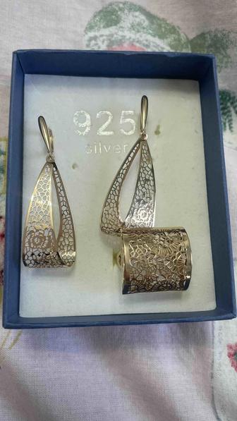 Золотой набор, кольцо и серьги 585