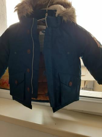 Куртку Аляска продам, синего цвета, на 3,4 года, купили в МЕГА, бутик НМ