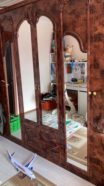 Продам спальный гарнитур