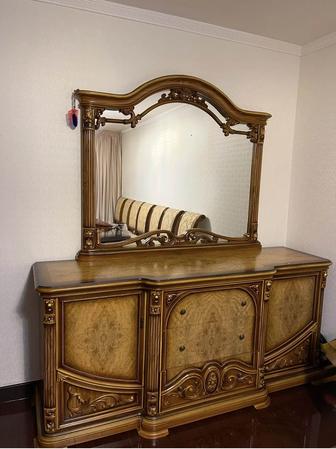 Продам комод - сервант витрину