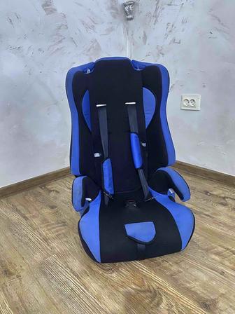 Автокресло детское продам