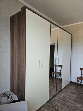 Продам шкаф,производство Шатура,пользовались 1 год,отличное качество,4 секц