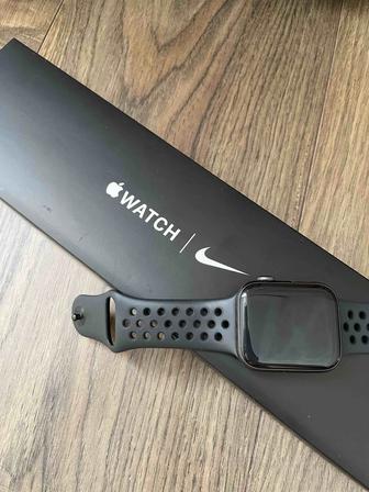 Apple watch  nike