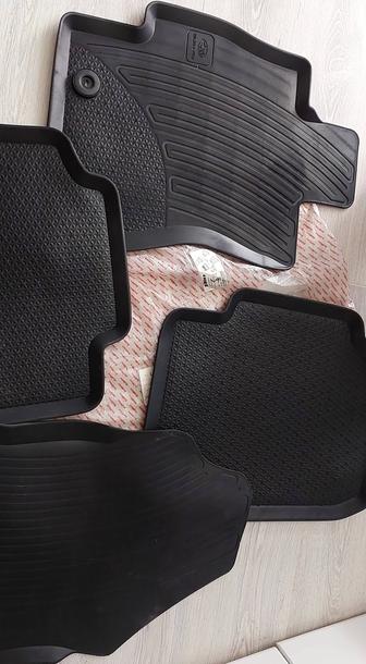 Продам полики на Субару аутбек