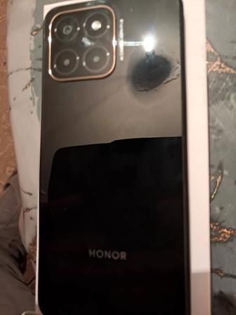 Продам телефон Honor x6