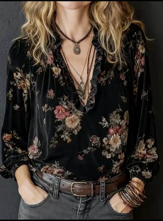 Бархатная блузка v- образным вырезом