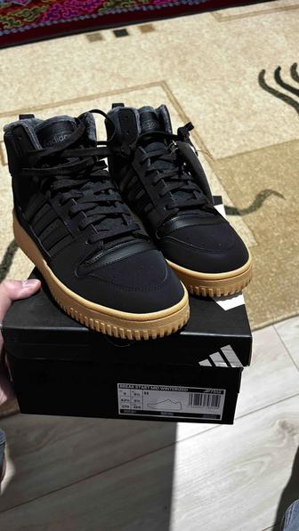 Продам кроссовки