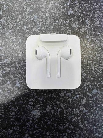 Проводные наушники iPhone