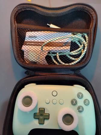 Геймпад для компьютера и телефона 8BitDo Ultimate C