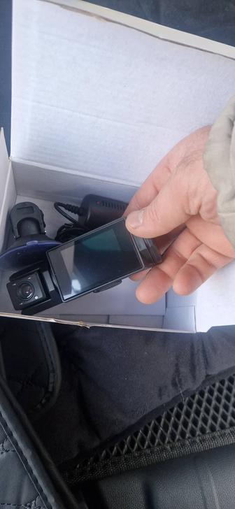 Продам чехлы,коврики,видеорегистратор