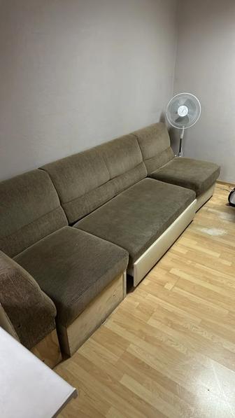 Отдам бесплатно угловой диван