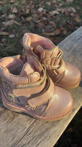 Зимние теплые ботинки