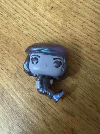 Продается фигурка Робин киндер джой осд