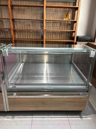 Продаются витрины холодильники