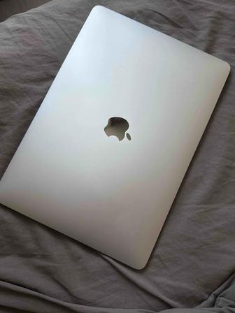 Продаю MacBook Air 13, 2019