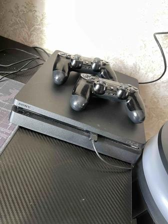 Продам PlayStation 4