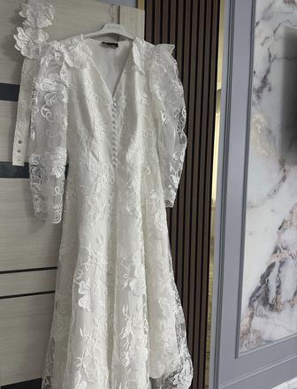 Белая платье