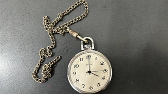 Продам часы