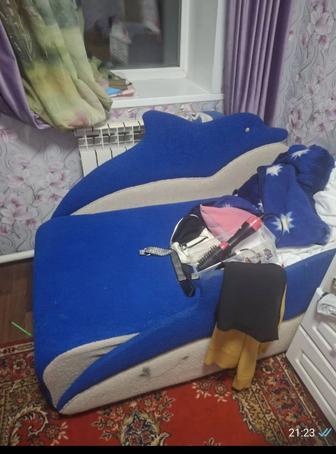Срочно продам детский диванчик