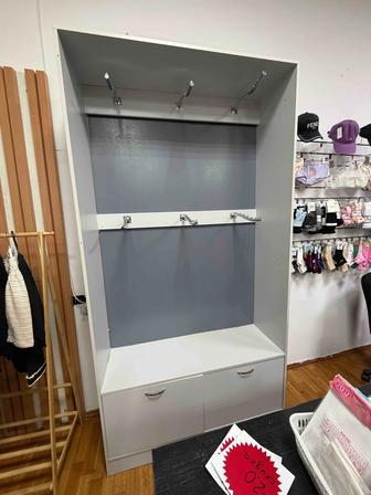 Продам шкафы для бутиков