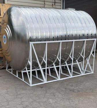 Емкость 4 куба горизонтальная для питьевой воды