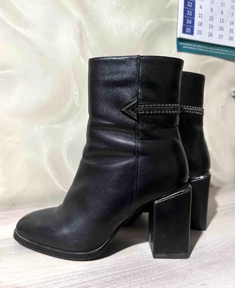 кожаные зимние ботильоны