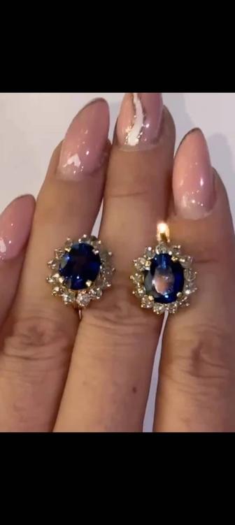 Продам золотые серьги с бриллиантами
