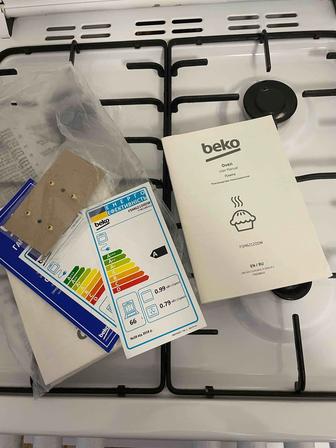 Газовая плита с электрической духовкой Beko