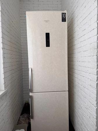 Продам холодильник Hotpoint-Ariston, б/у, отличное состояние