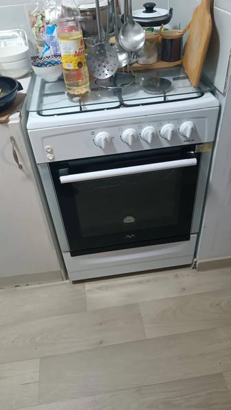 Продам Газовую плиту с духовкой