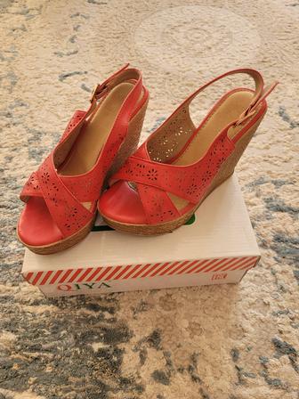 Босоножки на платформе