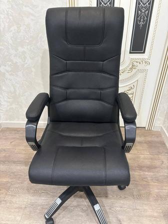 Продам кресло офисную