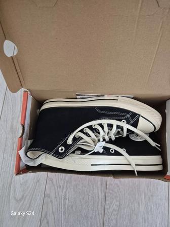 Кеды Converse.