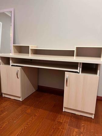 Отдам даром компьютерный стол