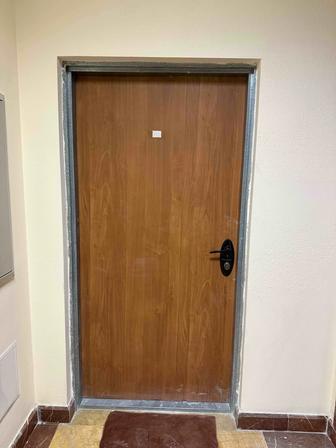 Металлическая входная дверь с замком Mul-T-Lock