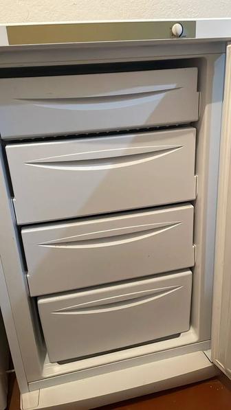 Продам морозильную камеру