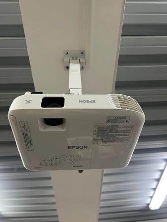 Проектор Epson -E500 и Интерактивная доска Pixel
В идеальном состоянии