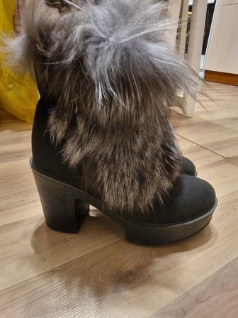 Ботинки с чернобуркой