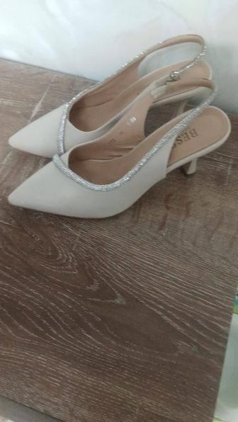 Продам туфли женские размер 38