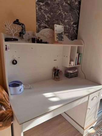 Продам рабочий стол срочно