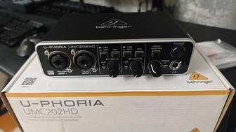 Продам звуковую карту BEHRINGER UMC 202 HD