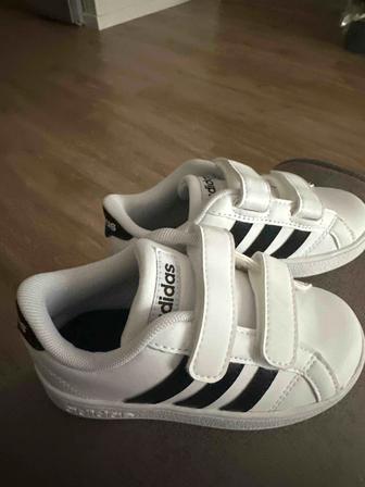 Детские кроссовки