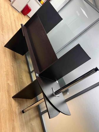 Продам офисные столы в хорошем состоянии