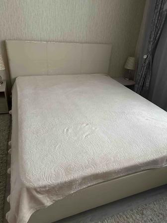 Продам двуспальную кровать