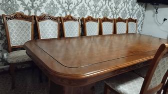 Стол и стулья