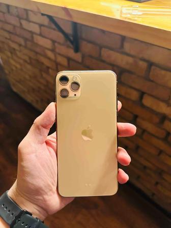 Продам iPhone 11 Pro Max Gold идеал