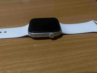 Продам Apple Watch SE