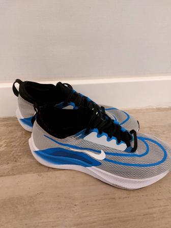 Кроссовки беговые Nike Zoom fly 4