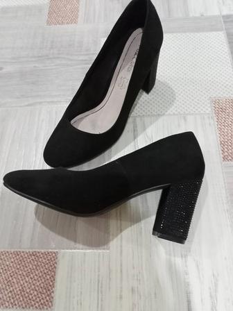 Продам женские туфли