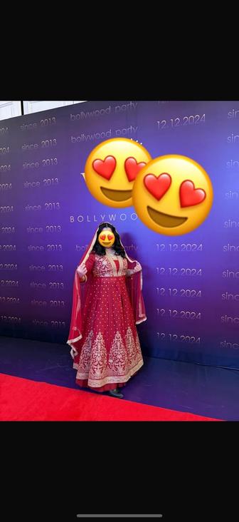 Продам шикарный индийский наряд